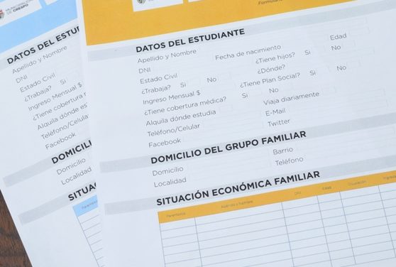 BECAS: ENTREGA DE FORMULARIOS