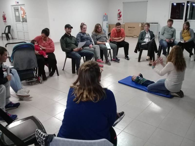 COMIENZAN LAS CHARLAS DE MATERNIDAD, LACTANCIA Y FAMILIA