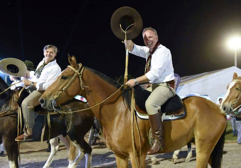 DESFILE TRADICIONALISTA