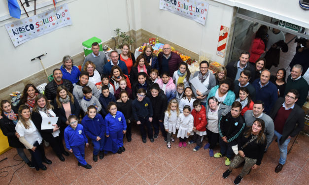 KIOSCO SALUDABLE: ENTREGAMOS INSUMOS Y MERCADERÍAS A SIETE ESCUELAS