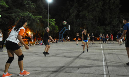 PRIMERA NOCHE DE VERANO VOLEY