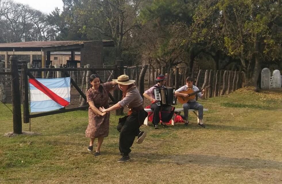 ALUMNOS Y PROFESOR DEL IMEFAA EN CERTÁMENES NACIONALES