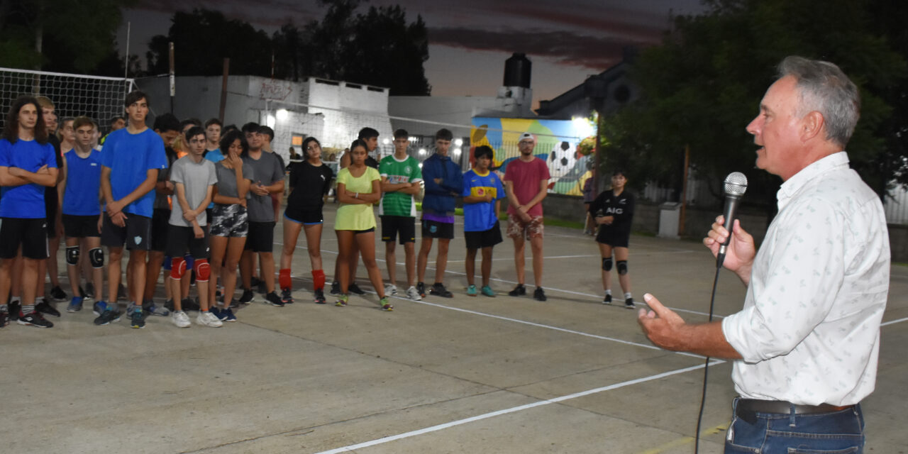 verano voley: nocheS de amigos y deporte