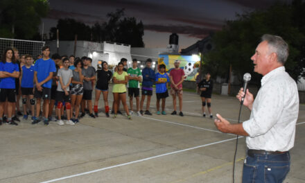 verano voley: nocheS de amigos y deporte