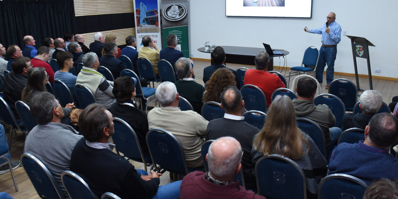 CELEBRAMOS EL DÍA DEL AGRICULTOR CON UNA JORNADA DE CONFERENCIA MAGISTRAL