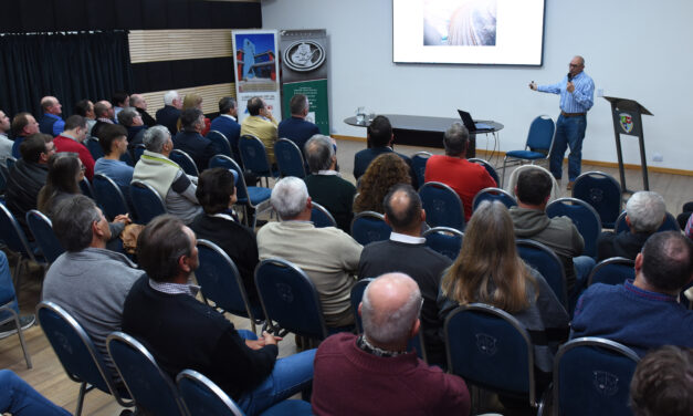 CELEBRAMOS EL DÍA DEL AGRICULTOR CON UNA JORNADA DE CONFERENCIA MAGISTRAL