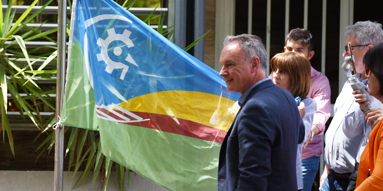 LOS CRESPENSES TENEMOS NUESTRA BANDERA