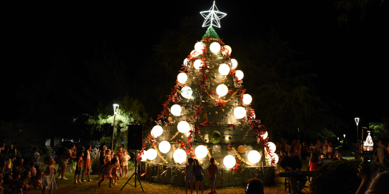 RENOVAMOS ENERGÍAS Y ESPERANZAS CON EL ÁRBOL NAVIDEÑO DE TODOS LOS CRESPENSES