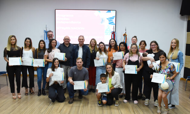 16 emprendedores recibieron su certificación por EL CURSO DE GESTIÓN EMPRESARIAL