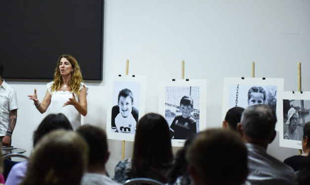 UNA MUESTRA FOTOGRÁFICA QUE NOS INVITA A ‘DETENERNOS Y OBSERVAR’