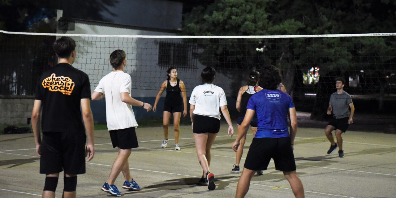 YA RESPIRAMOS AROMA A NOCHES DE VERANO VOLEIBOL