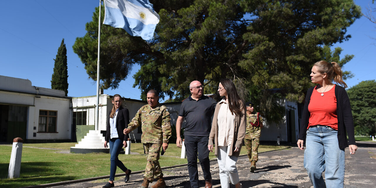 MUNICIPIO Y EJÉRCITO PLANIFICARÁN ACCIONES EN CONJUNTO para el presente y futuro de crespo