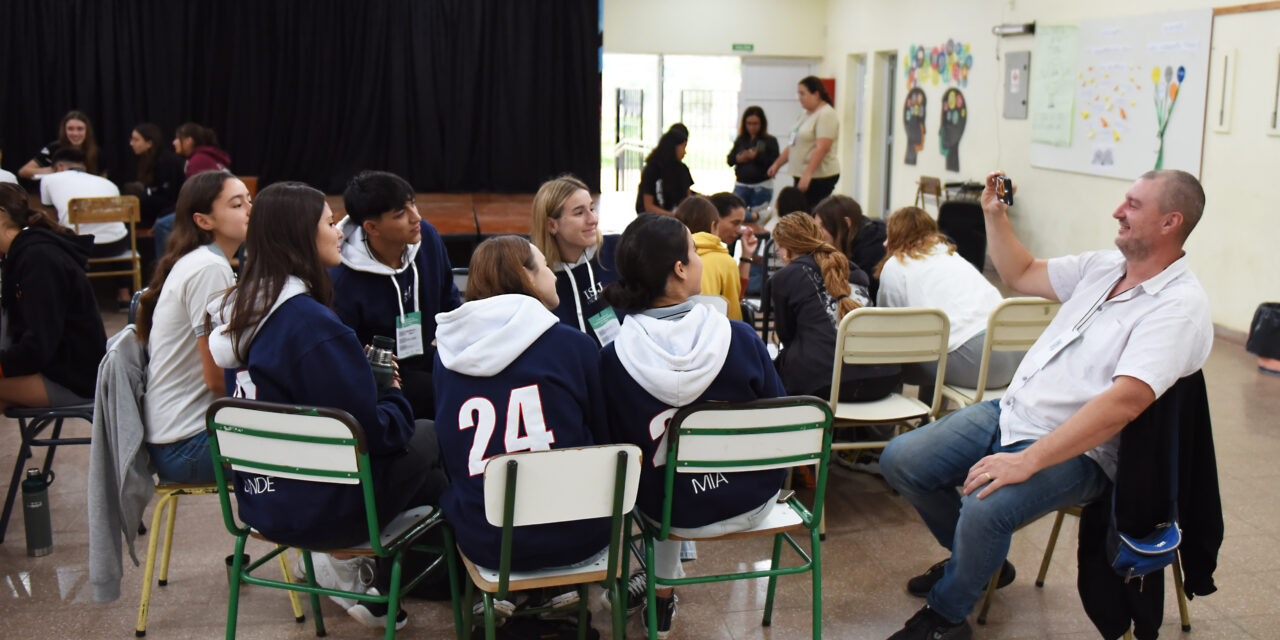 JORNADA DE DIÁLOGO E INTERCAMBIO CON CENTROS DE ESTUDIANTES DE NUESTRA CIUDAD