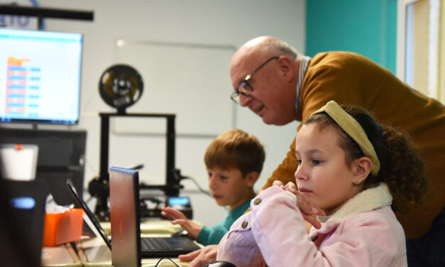 INCENTIVAMOS LA CREATIVIDAD MEDIANTE LOS TALLERES DE PROGRAMACIÓN, ROBÓTICA E IMPRESIÓN 3D