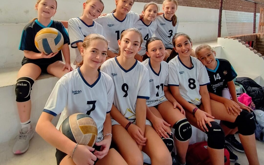 MÁS PRESENTACIONES DEL VOLEIBOL DE LA ESCUELA MUNICIPAL DE CRESPO
