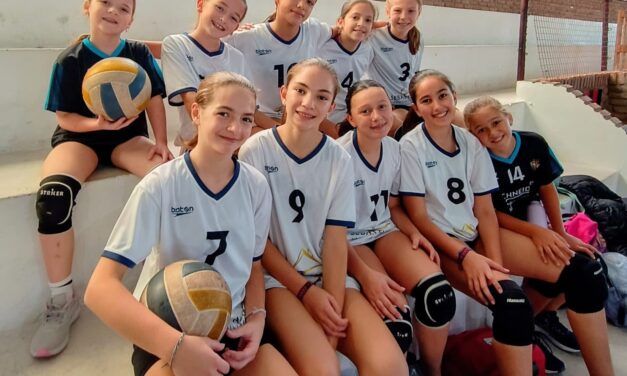 MÁS PRESENTACIONES DEL VOLEIBOL DE LA ESCUELA MUNICIPAL DE CRESPO