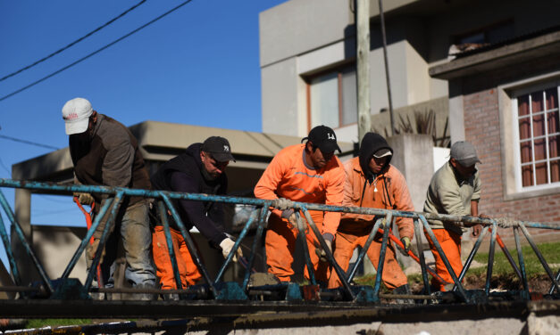 LOS CRESPENSES INCORPORAMOS NUEVAS CUADRAS DE PAVIMENTO A LA TRAMA VIAL DE NUESTRA CIUDAD