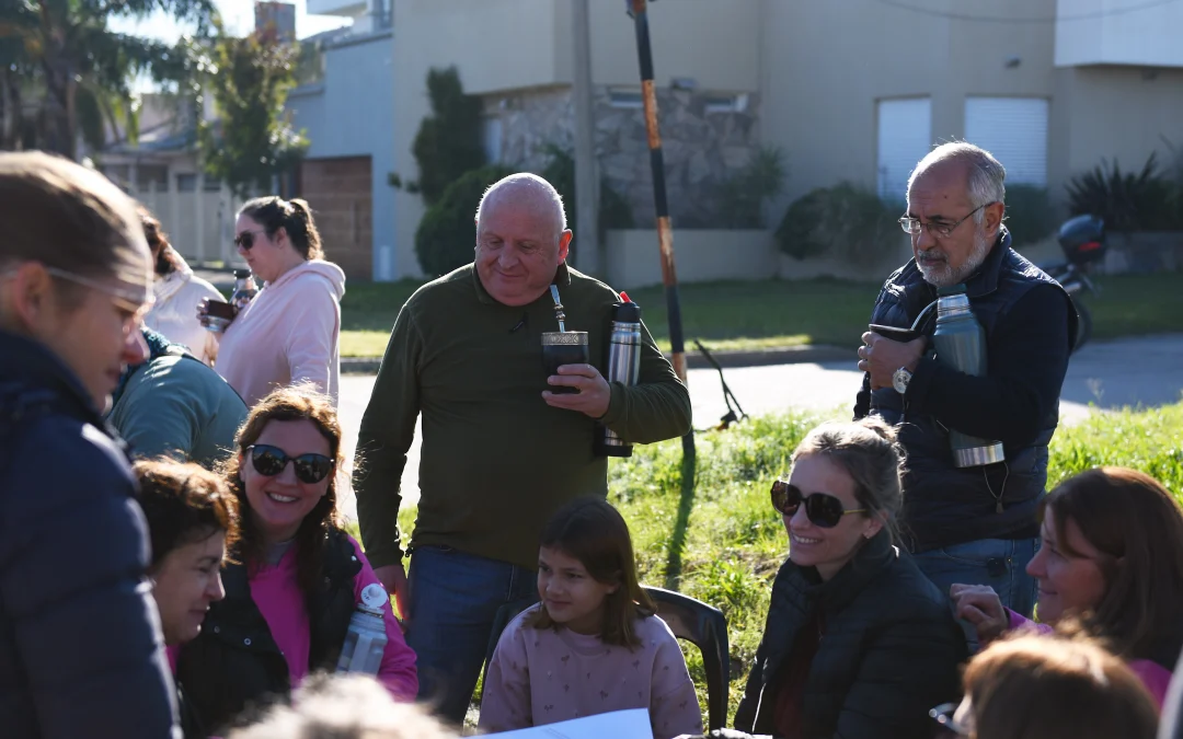 Primera reunión participativa en barrio La PAZ para la construcción de La plaza