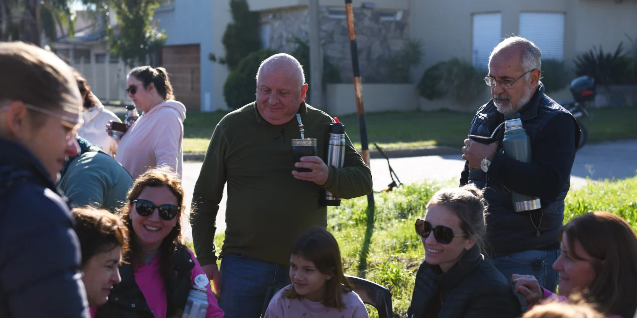 Primera reunión participativa en barrio La PAZ para la construcción de La plaza