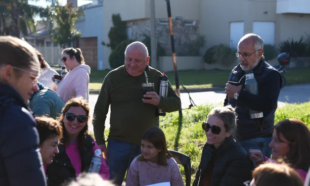 Primera reunión participativa en barrio La PAZ para la construcción de La plaza