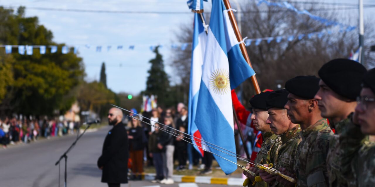 “CRESPO TAMBIÉN HACE PATRIA, CON TRABAJO, EDUCACIÓN Y VALORES”