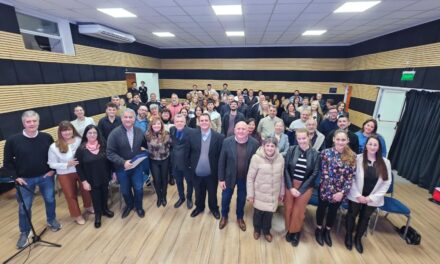 VOCES QUE UNEN