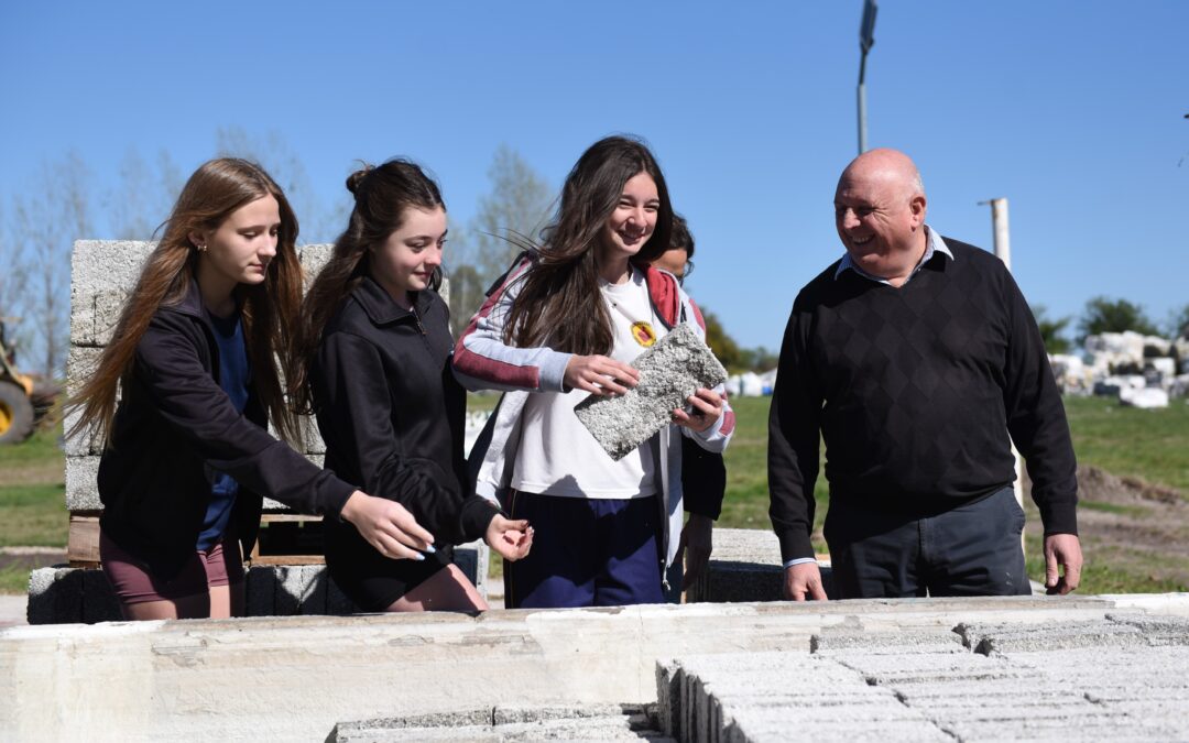 ESTUDIANTINA 2025: MÁS DE CINCO TONELADAS DE PLÁSTICO SE TRANSFORMARÁN EN OBRAS