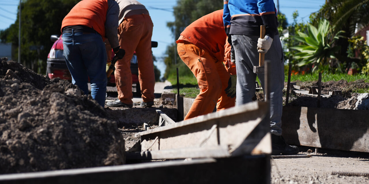 CUATRO OBRAS DE PAVIMENTACIÓN EN MARCHA PARA SEGUIR CONECTANDO CRESPO