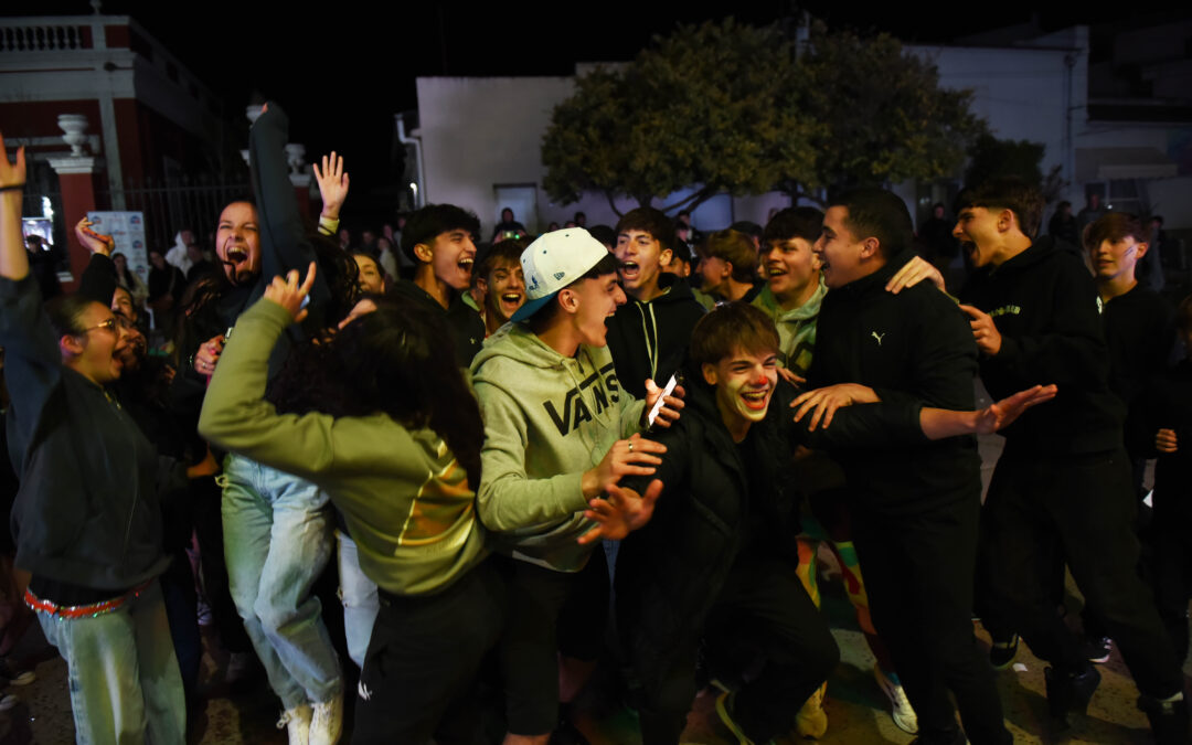 ESTUDIANTINA 2025: COLORIDO Y MULTITUDINARIO CIERRE