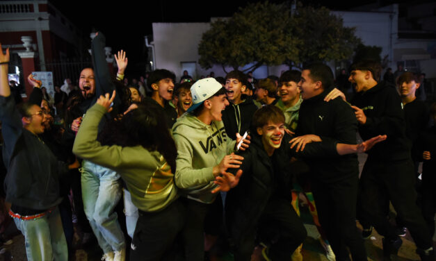 ESTUDIANTINA 2025: COLORIDO Y MULTITUDINARIO CIERRE