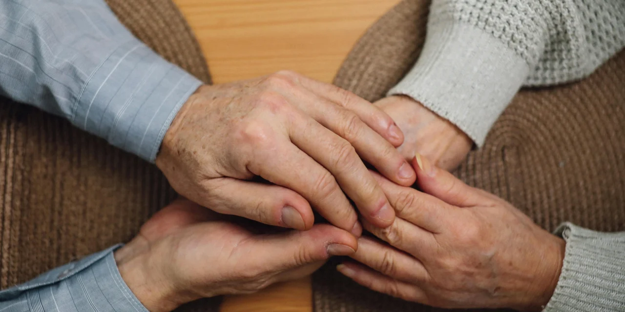 REGULARIZACIÓN DE LAS RESIDENCIAS GERONTOLÓGICAS DE LARGA ESTADÍA, PARA OFRECER ESPACIOS CONFORTABLES A NUESTROS ADULTOS MAYORES
