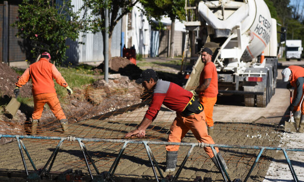 CON LA PAVIMENTACIÓN DE CALLE YRIGOYEN, SEGUIMOS CON LAS OBRAS QUE CAMBIAN LA VIDA DE NUESTROS VECINOS