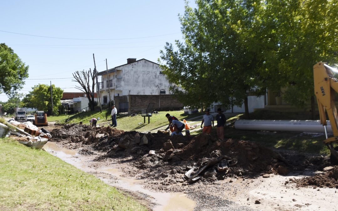 RECAMBIO DE CAÑERÍA CLOACAL PARA MEJORAR LOS SERVICIOS EN VARIOS SECTORES DE NUESTRA CIUDAD