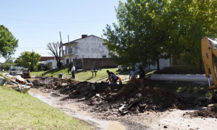 RECAMBIO DE CAÑERÍA CLOACAL PARA MEJORAR LOS SERVICIOS EN VARIOS SECTORES DE NUESTRA CIUDAD