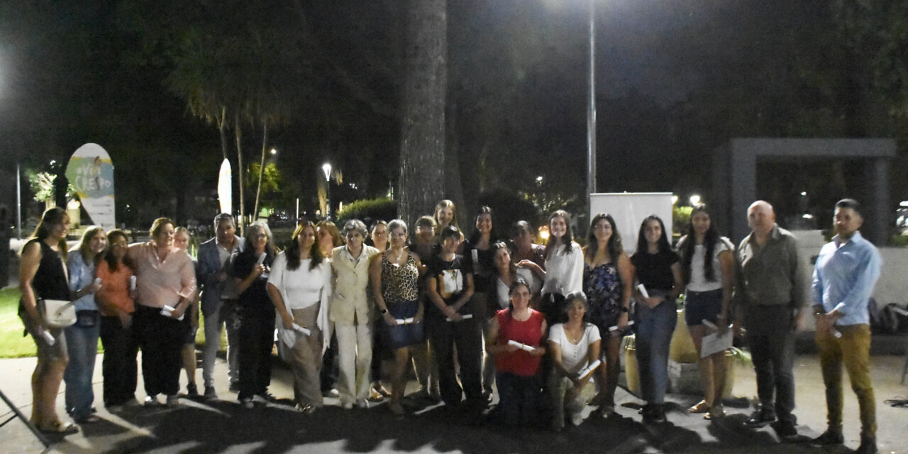 reafirmamos nuestro compromiso con la educación:  400 vecinos recibieron sus certificados de capacitación