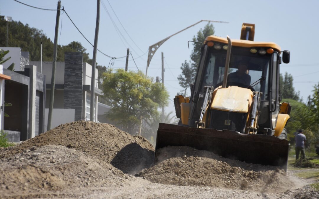 CUADRAS DE PAVIMENTO Y CORDÓN CUENTA EN BARRIO PARQUE DEL LAGO