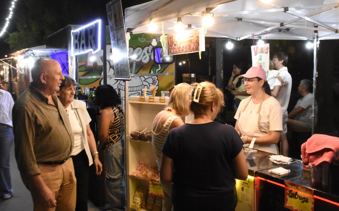 ‘Gustito a Verano’ cerró la temporada con una gran fiesta multitudinaria en el Anfiteatro del Lago