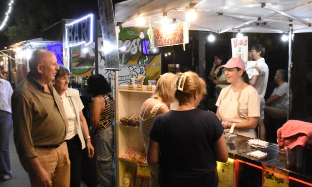 ‘Gustito a Verano’ cerró la temporada con una gran fiesta multitudinaria en el Anfiteatro del Lago