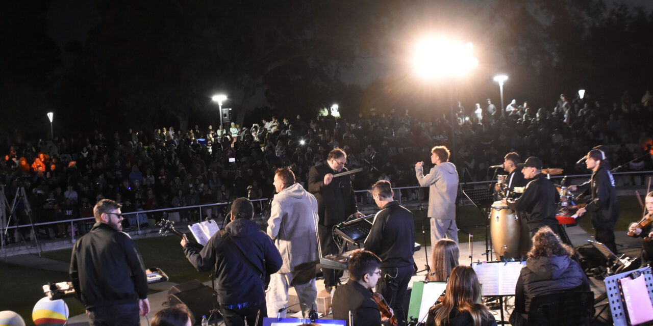 CON UNA VARIADA PROPUESTA DE RITMOS MUSICALES SIGUIÓ LA CELEBRACIÓN POR EL 138º ANIVERSARIO DE CRESPO