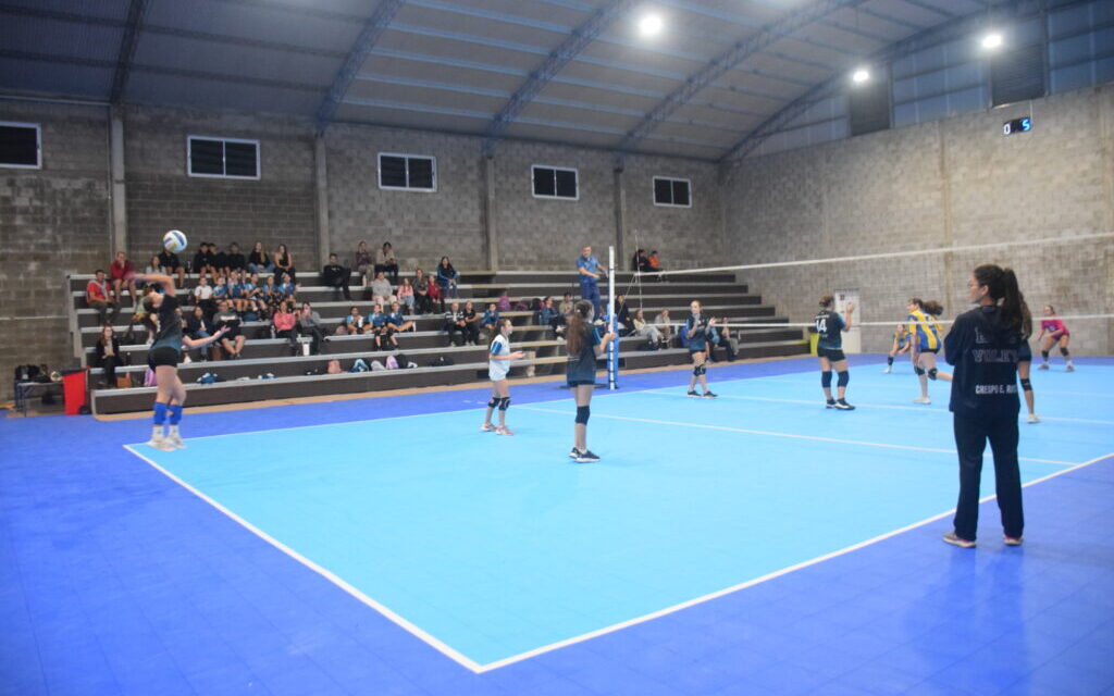 SIGUEN LAS PRESENTACIONES EN EL NUEVO ESCENARIO DEPORTIVO PARA EL VOLEIBOL