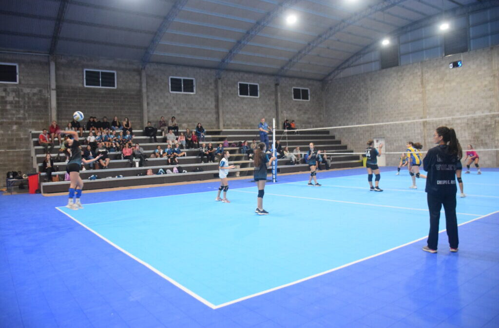 SIGUEN LAS PRESENTACIONES EN EL NUEVO ESCENARIO DEPORTIVO PARA EL VOLEIBOL