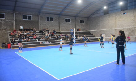 SIGUEN LAS PRESENTACIONES EN EL NUEVO ESCENARIO DEPORTIVO PARA EL VOLEIBOL