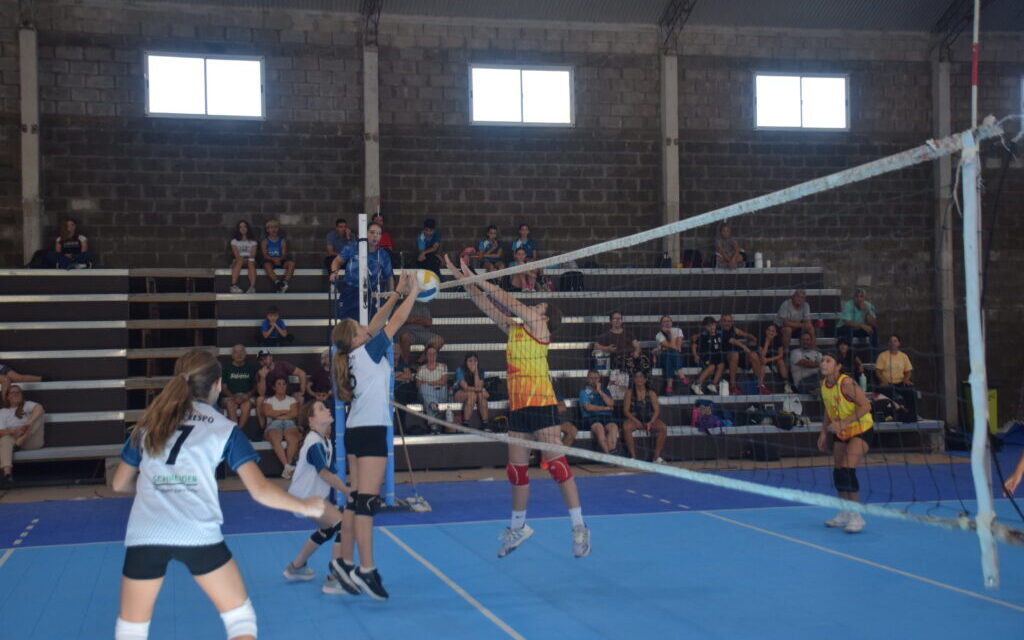 ACTIVIDAD PLENA DEL VOLEIBOL CRESPENSE