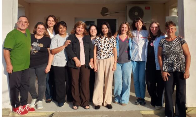 Acompañamos a las vecinas en el cuidado y prevención de su salud