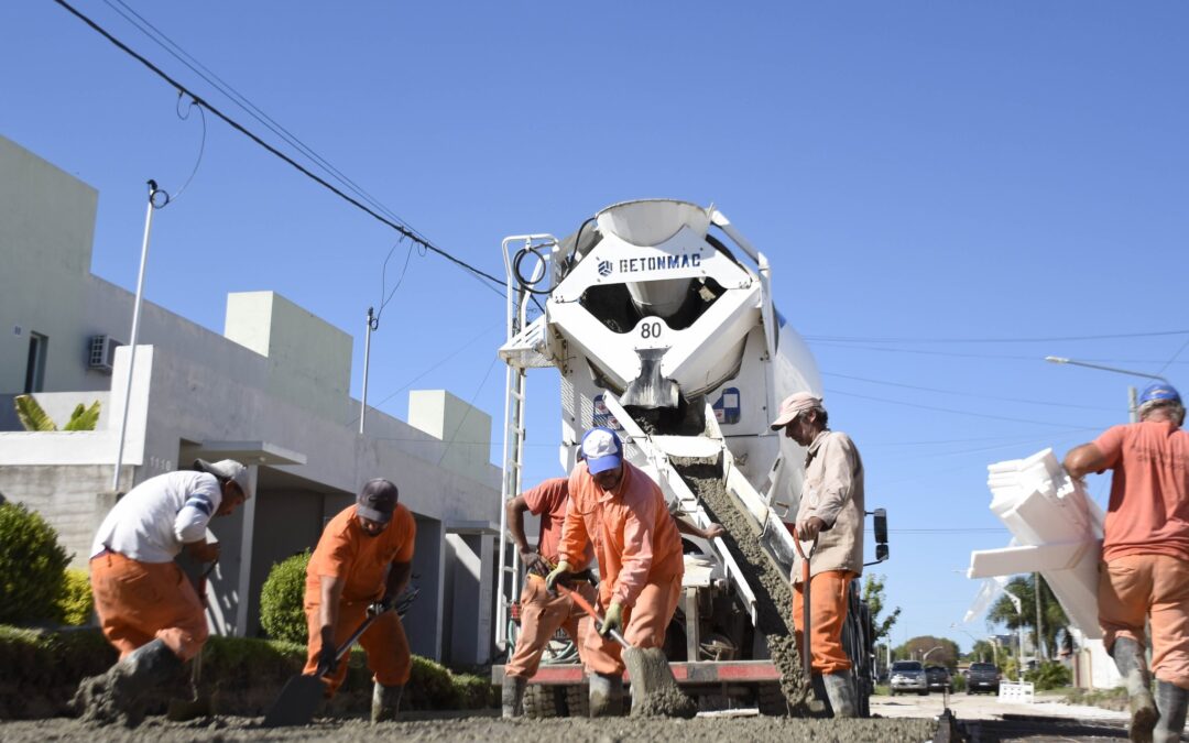 PLAN INTEGRAL DE OBRAS EN BARRIO PARQUE DEL LAGO: OCHO CUADRAS DE HORMIGÓN, TRES DE DESAGÜES PLUVIALES Y UNA DE CORDÓN CUNETA