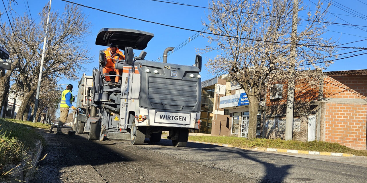 COMENZAMOS A TRABAJAR EN EL PLAN INTEGRAL DE OBRAS DE REPAVIMENTACIÓN EN 9 DE JULIO Y ACCESO ILLIA