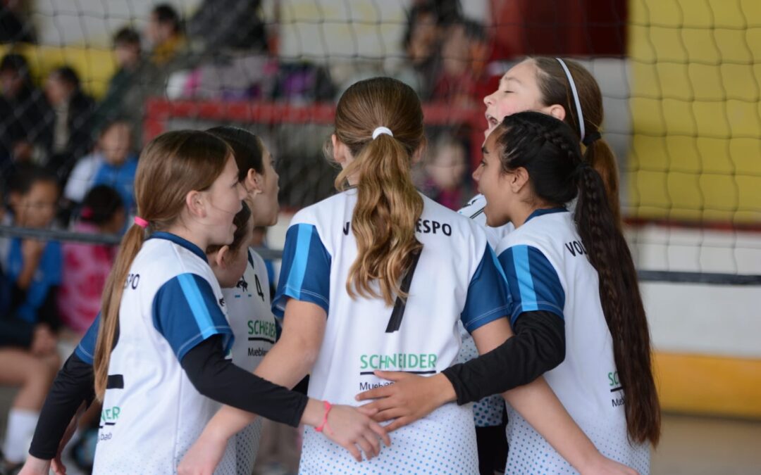 LA ESCUELA MUNICIPAL DE CRESPO JUGÓ LIGA PROVINCIAL Y UN TORNEO ABIERTO EN SANTA FE