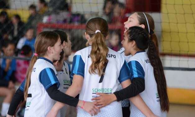 LA ESCUELA MUNICIPAL DE CRESPO JUGÓ LIGA PROVINCIAL Y UN TORNEO ABIERTO EN SANTA FE