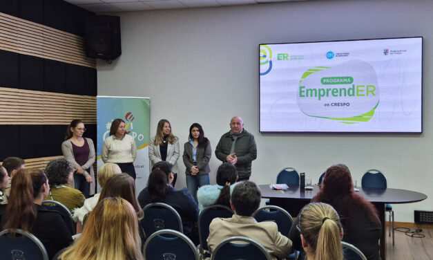 Crespo fortalece su perfil emprendedor: 25 vecinos completaron el Programa EmprendER