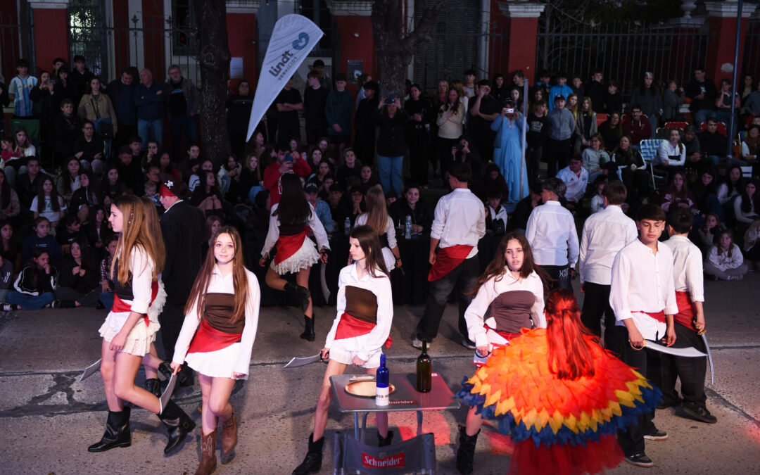 La juventud tomó protagonismo en el inicio de la Estudiantina 2026